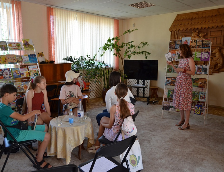 «Истории с продолжением»: встреча клуба читающих подростков «КЛЮЧ»