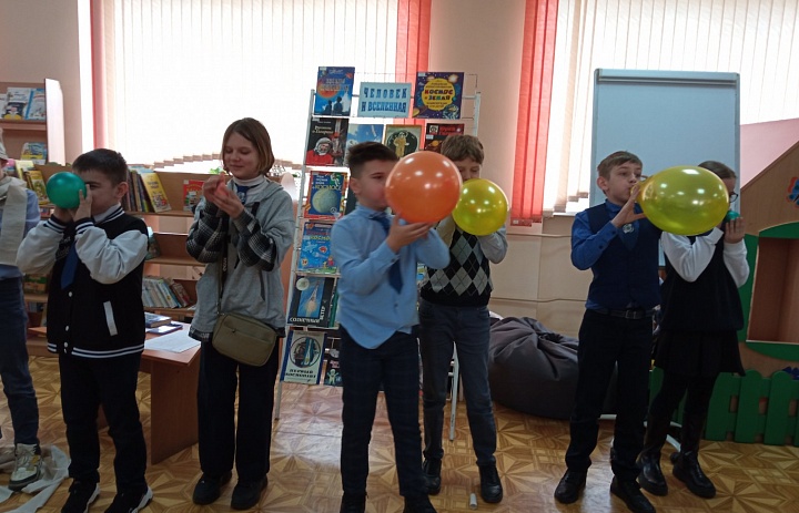 Час интересных сообщений «Гагарин. Первый в космосе!»: к 90-летию со дня рождения