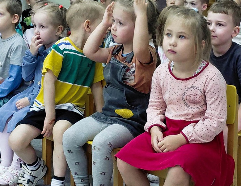 «Восеньскі карагод кніг і прыгод» — літаратурна-гульнёвы час.