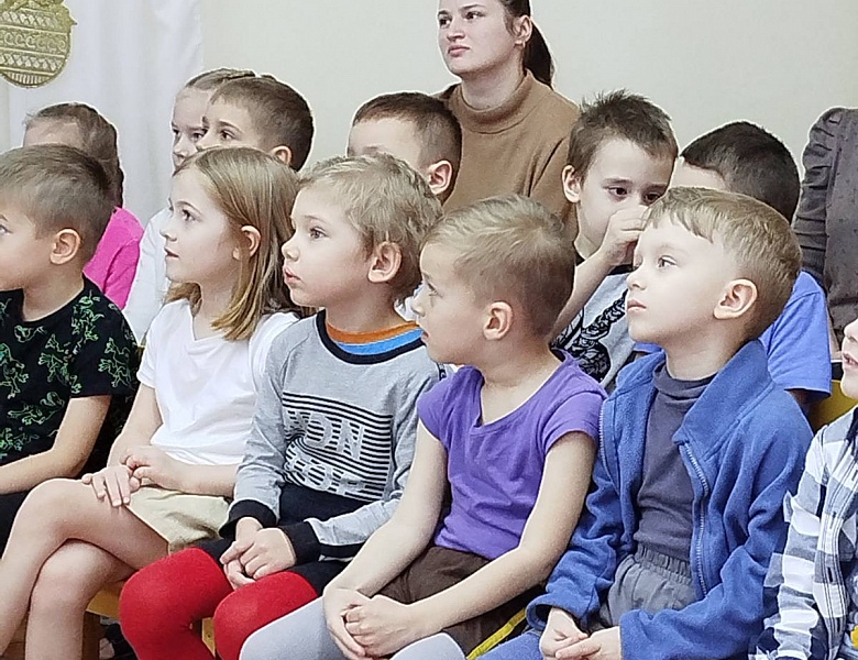 Зімовыя забавы: вясёлае мерапрыемства для дзяцей