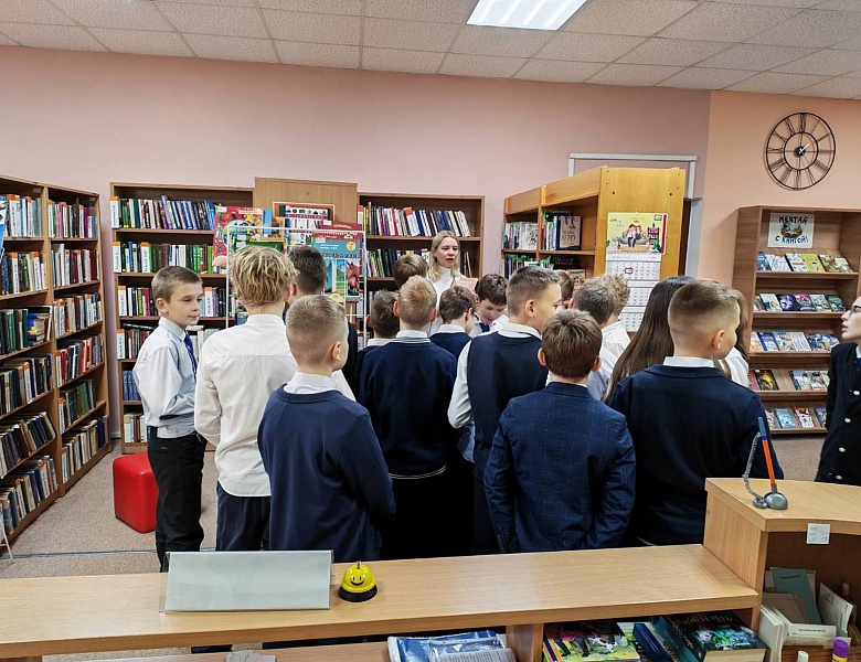 Литературная экспедиция: интерактивная экскурсия–знакомство с проектами и фондом юношеского отдела