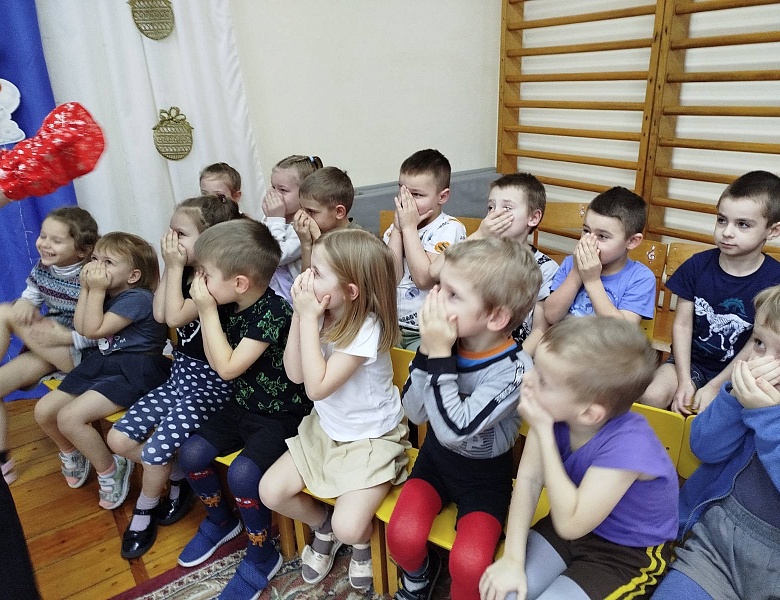 Зімовыя забавы: вясёлае мерапрыемства для дзяцей