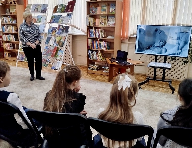 «Чернобыль…Помним, чтобы не повторилось»: мультимедийный час в детском отделе