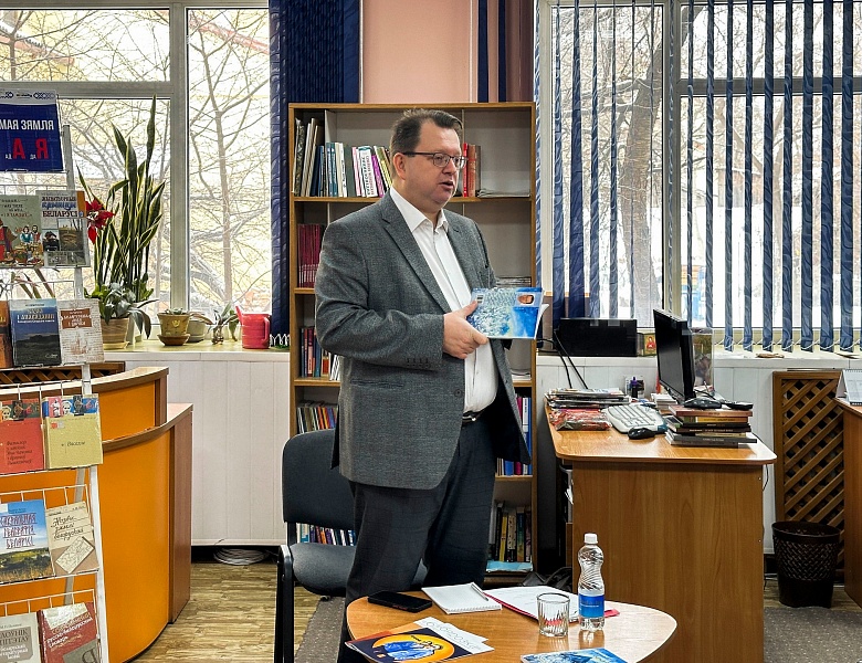 Сустрэча з паэтам Васілём Барысюком да Міжнароднага дня роднай мовы