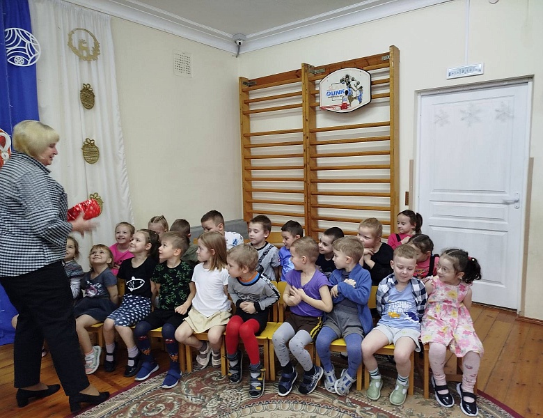 Зімовыя забавы: вясёлае мерапрыемства для дзяцей