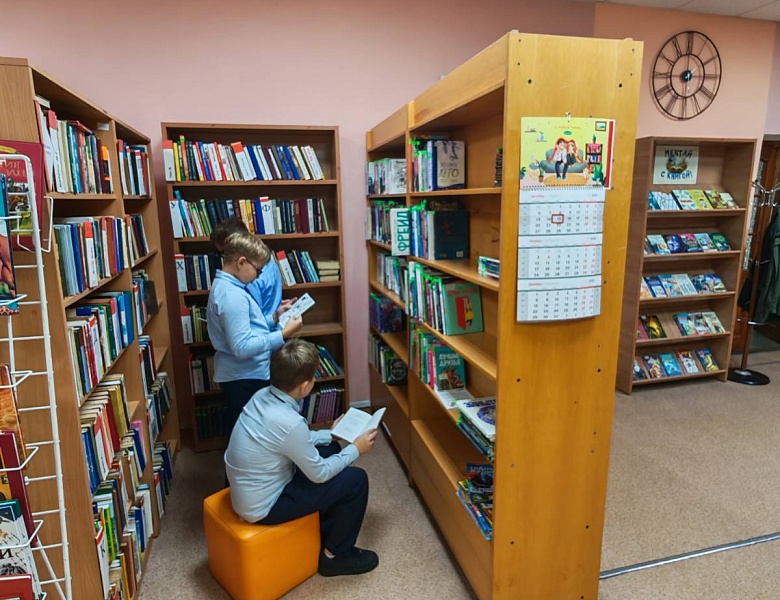 Литературная экспедиция: интерактивная экскурсия–знакомство с проектами и фондом юношеского отдела