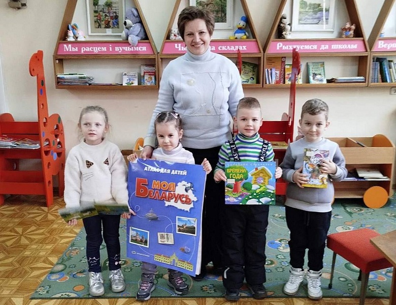 Маленькие читатели покоряют библиотеку