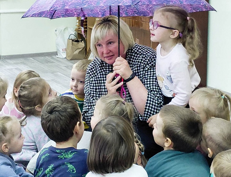 «Восеньскі карагод кніг і прыгод» — літаратурна-гульнёвы час.