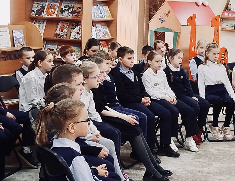 «Чернобыль…Помним, чтобы не повторилось»: мультимедийный час в детском отделе