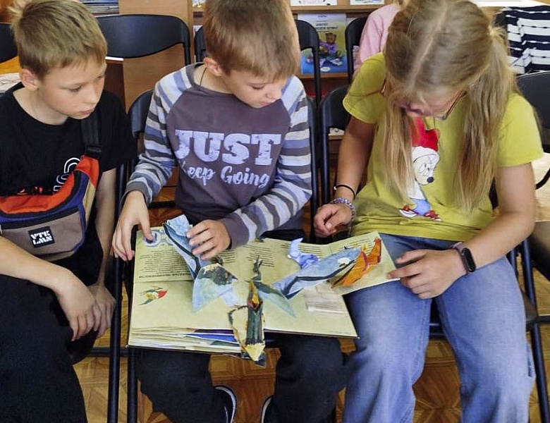 В единстве народа — сила страны. Патриотический час в детском отделе