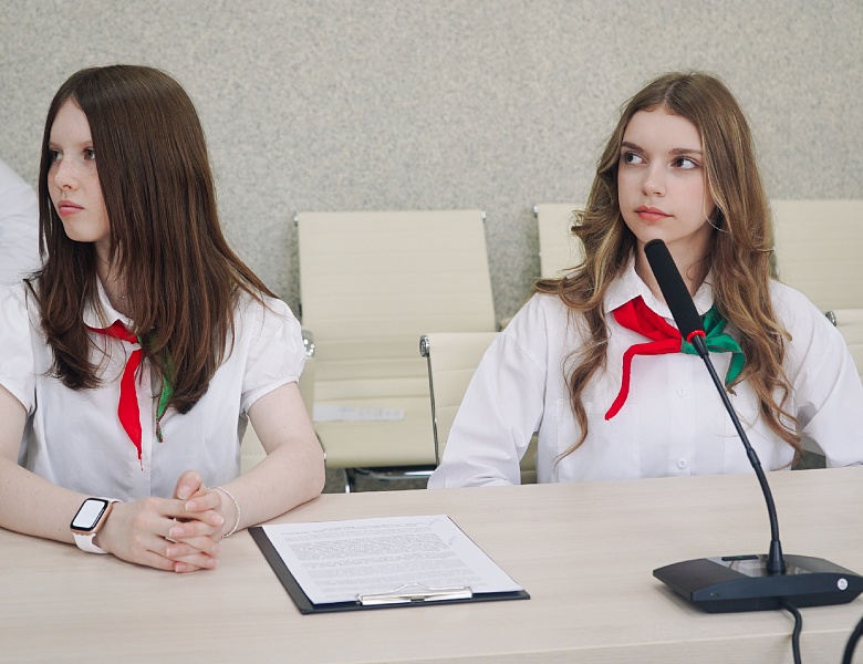 Видеомост с Ленинградской областной библиотекой и библиотеками Ленинградской области, посвящённый 80-летию Победы 