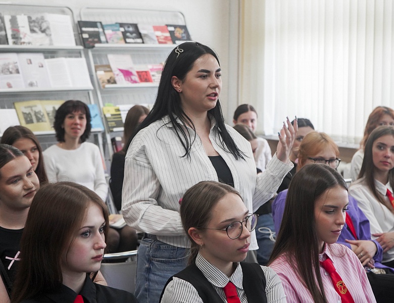 Сустрэча з прадстаўнікамі часопіса «Бярозка»